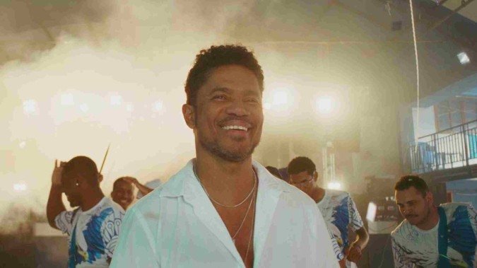 Alexandre Carlo lança videoclipe da música 'Deixa Que o Amor Envolve' - (crédito: Divulgação) Alexandre Carlo lança videoclipe da música 'Deixa Que o Amor Envolve' - (crédito: Divulgação)