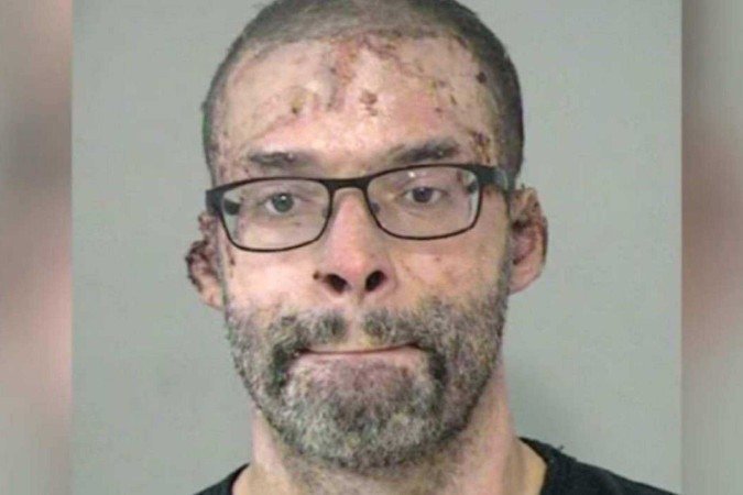 Pai foi preso sob acusação de atear fogo em sua casa, ele ou mais de um mês no hospital - (crédito: Reprodução / Fox) Pai foi preso sob acusação de atear fogo em sua casa, ele ou mais de um mês no hospital - (crédito: Reprodução / Fox)