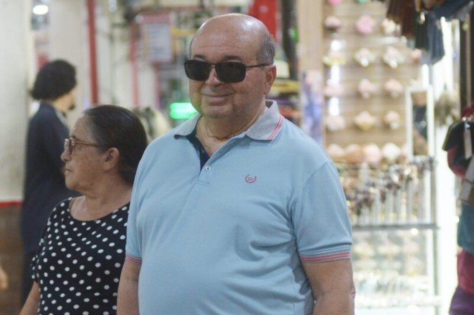 Carlos Alberto, 71, prefere um estilo conservador de consumo