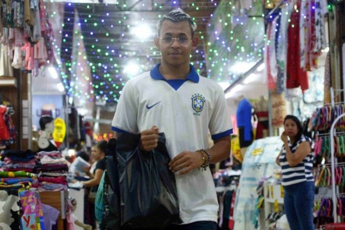 Gabriel Santos, 18, admite que compra muito por impulso 