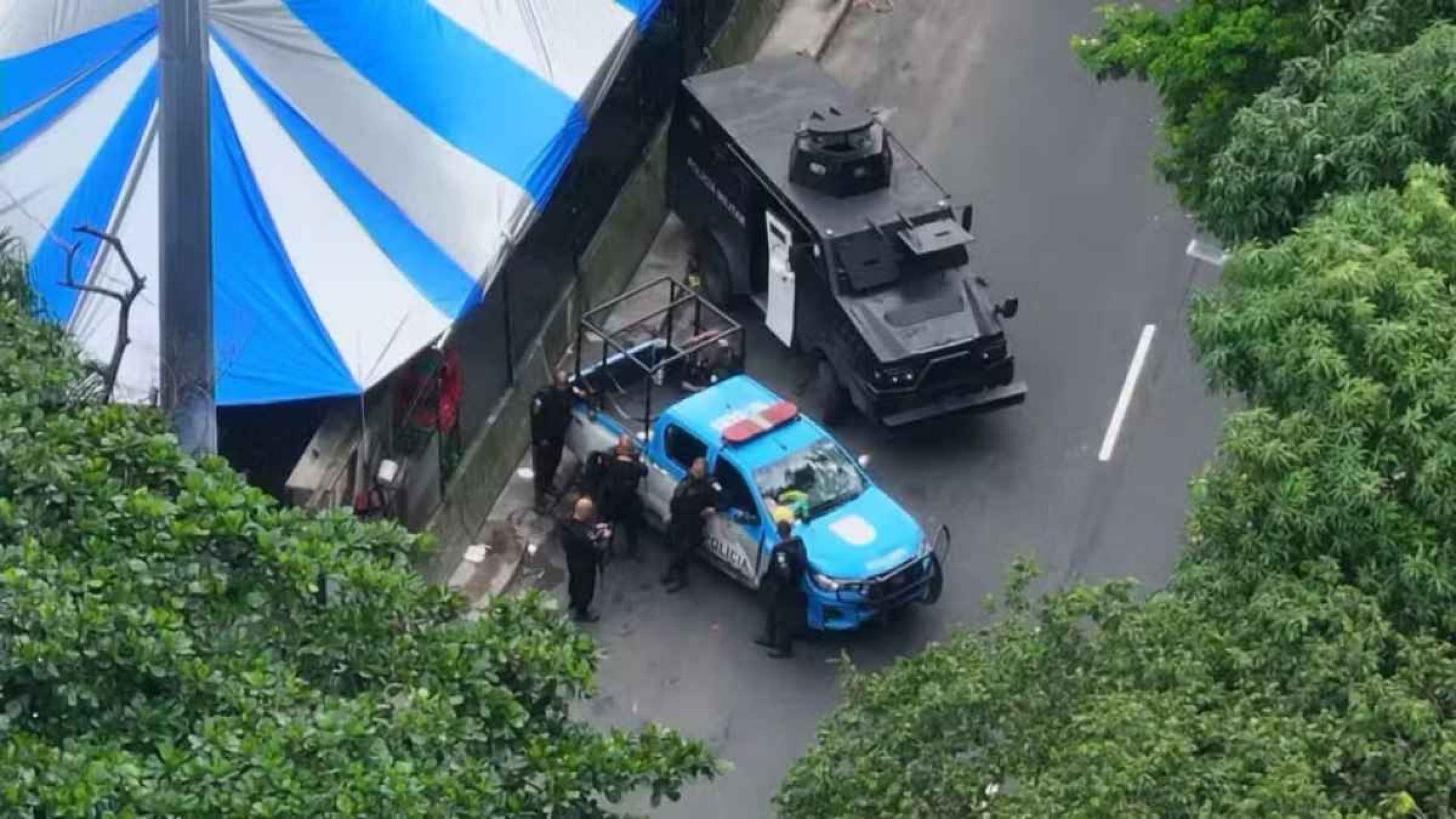 Operação na Rocinha com 400 PMs deixa um morto e fecha escolas