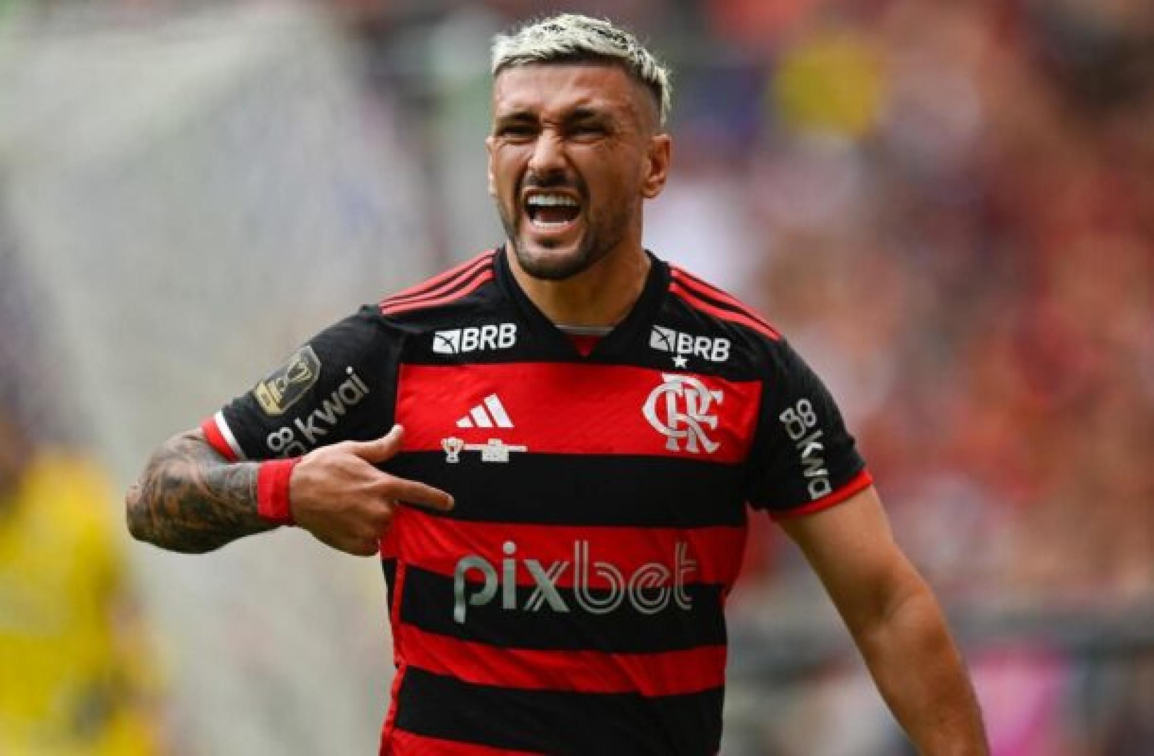 Arrascaeta é mais um gringo a vestir camisa 10 do Flamengo