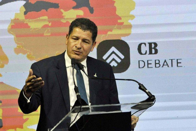 "Não pode haver, a cada ano, essa insistência em retomar esse assunto. É lamentável, mais uma
vez, termos de passar por isso", secretário de segurança pública do DF, Sandro Avelar