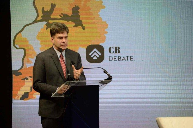 "Mudança no fundo impactaria sociedade", lembrou Georges Seigneur