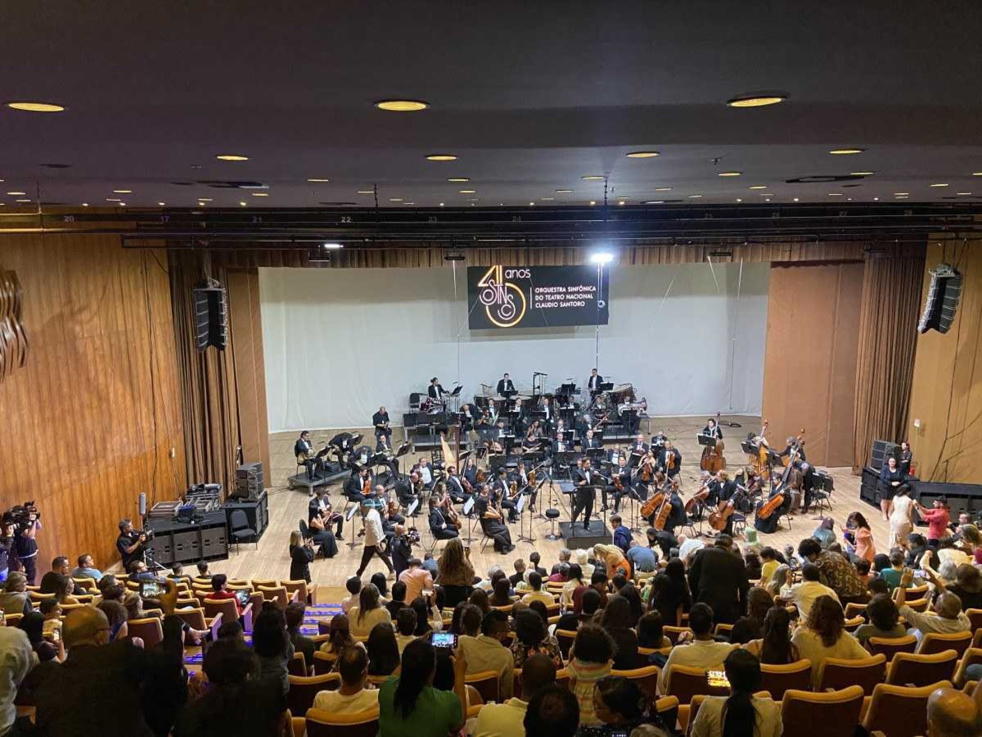 Sala Martins Pena do Teatro Nacional ganha reestreia em grande estilo