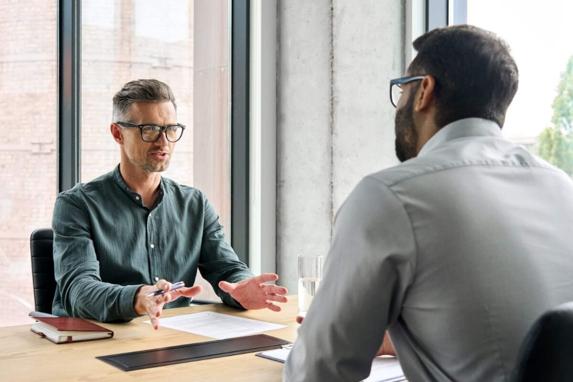 Para equilibrar os interesses sobre as férias, é necessário ter diálogo entre o funcionário e a empresa (Imagem: Ground Picture | Shutterstock)  -  (crédito: Edicase)