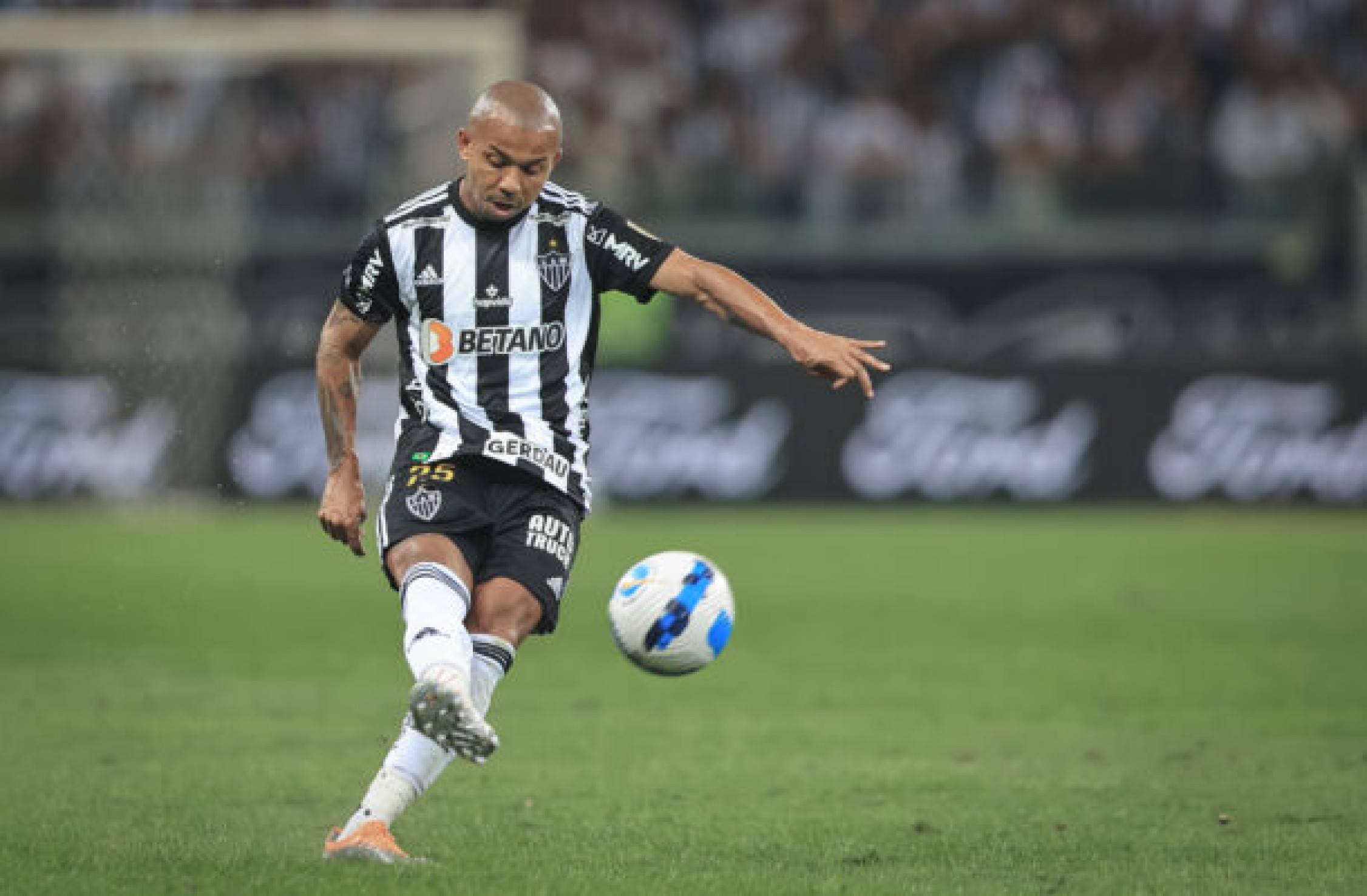 Lateral-direito Mariano está fora do Atlético Mineiro