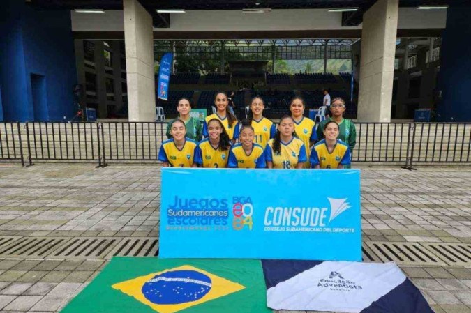 Jogadoras do Colégio Adventista venceram Peru, Venezuela, Uruguai e Colômbia no caminho até a final -  (crédito: Divulgação)