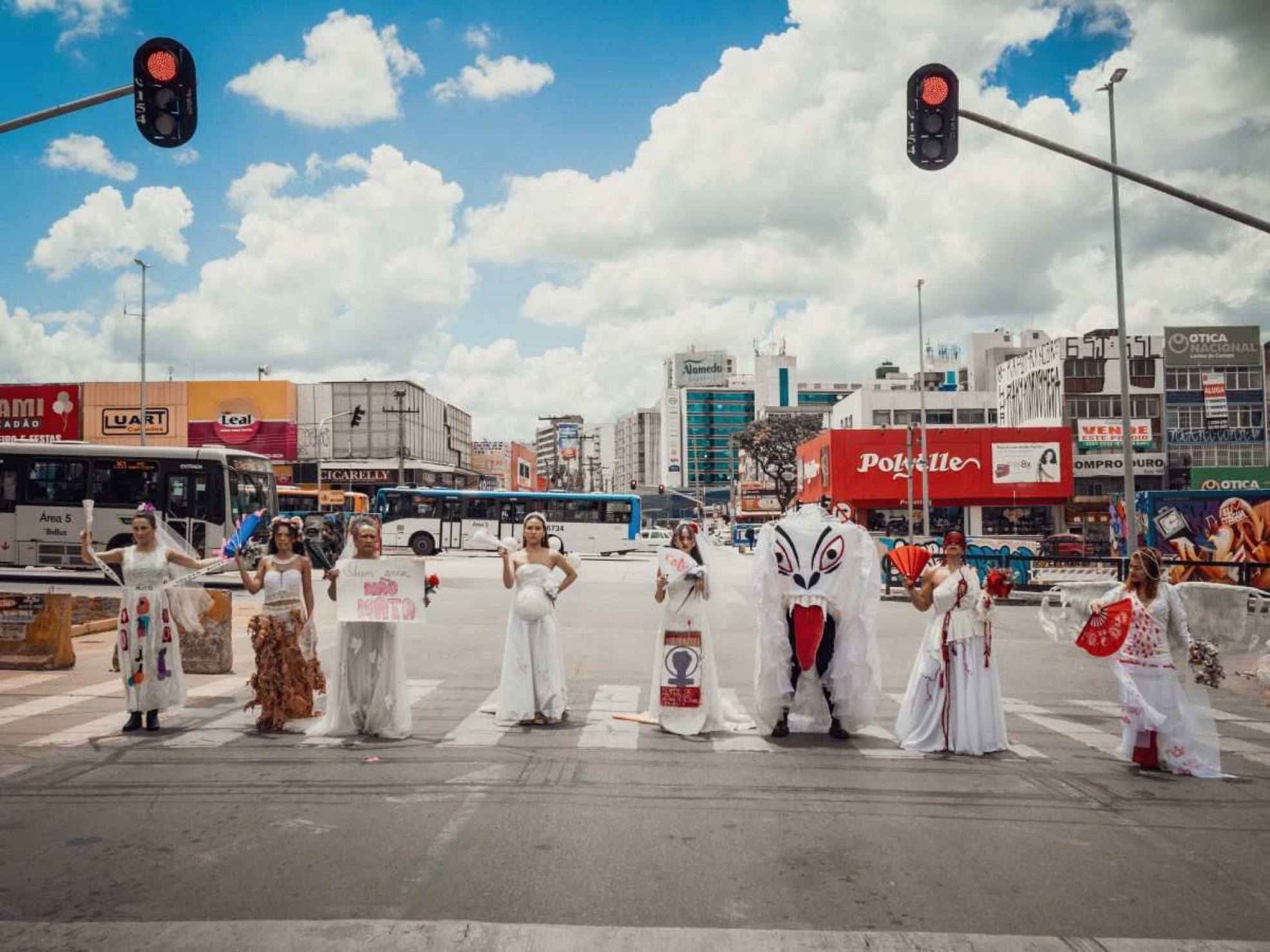 Projeto Vestígios de Noiva protesta contra o feminicídio 