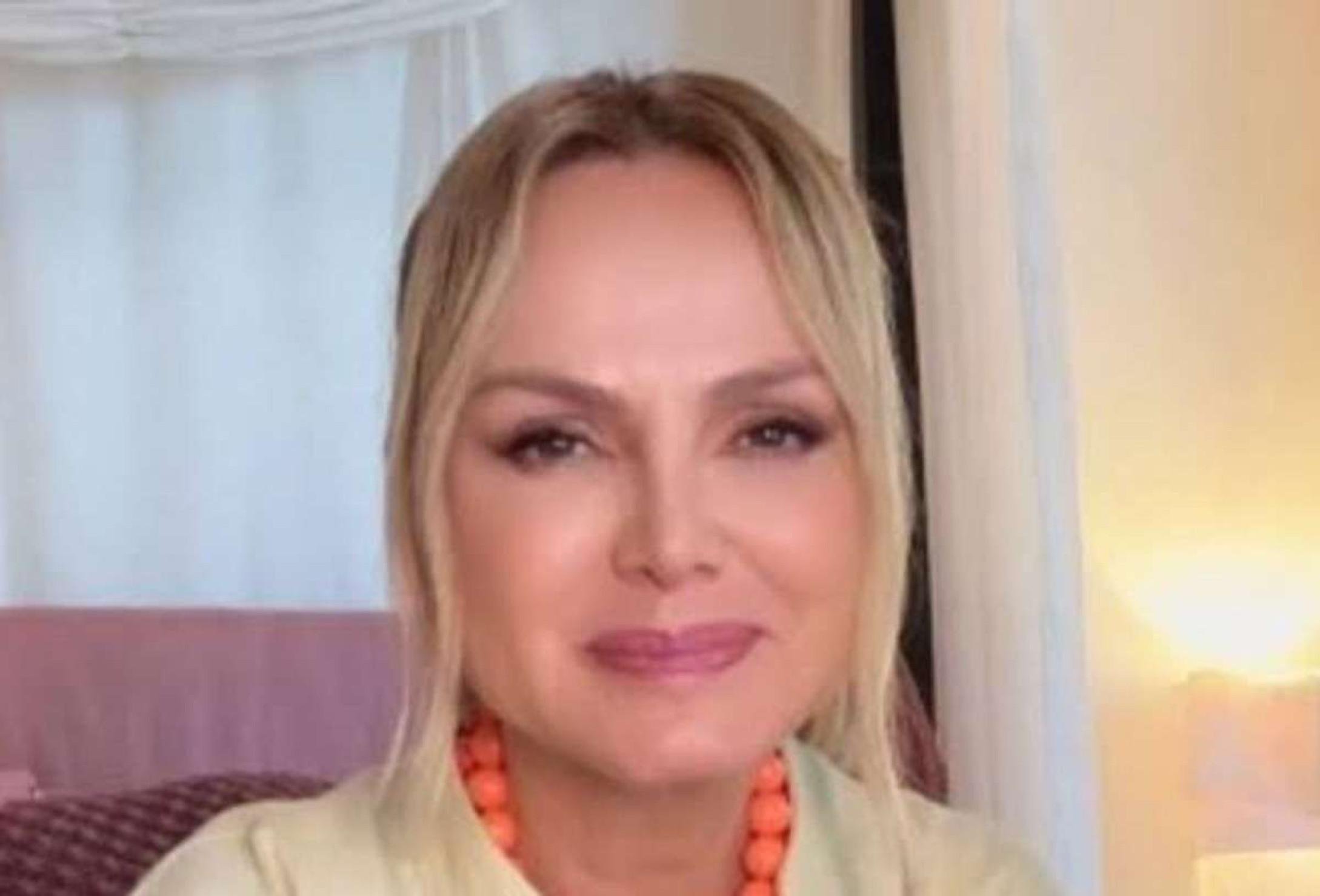 Eliana se emociona ao lembrar de morte do pai