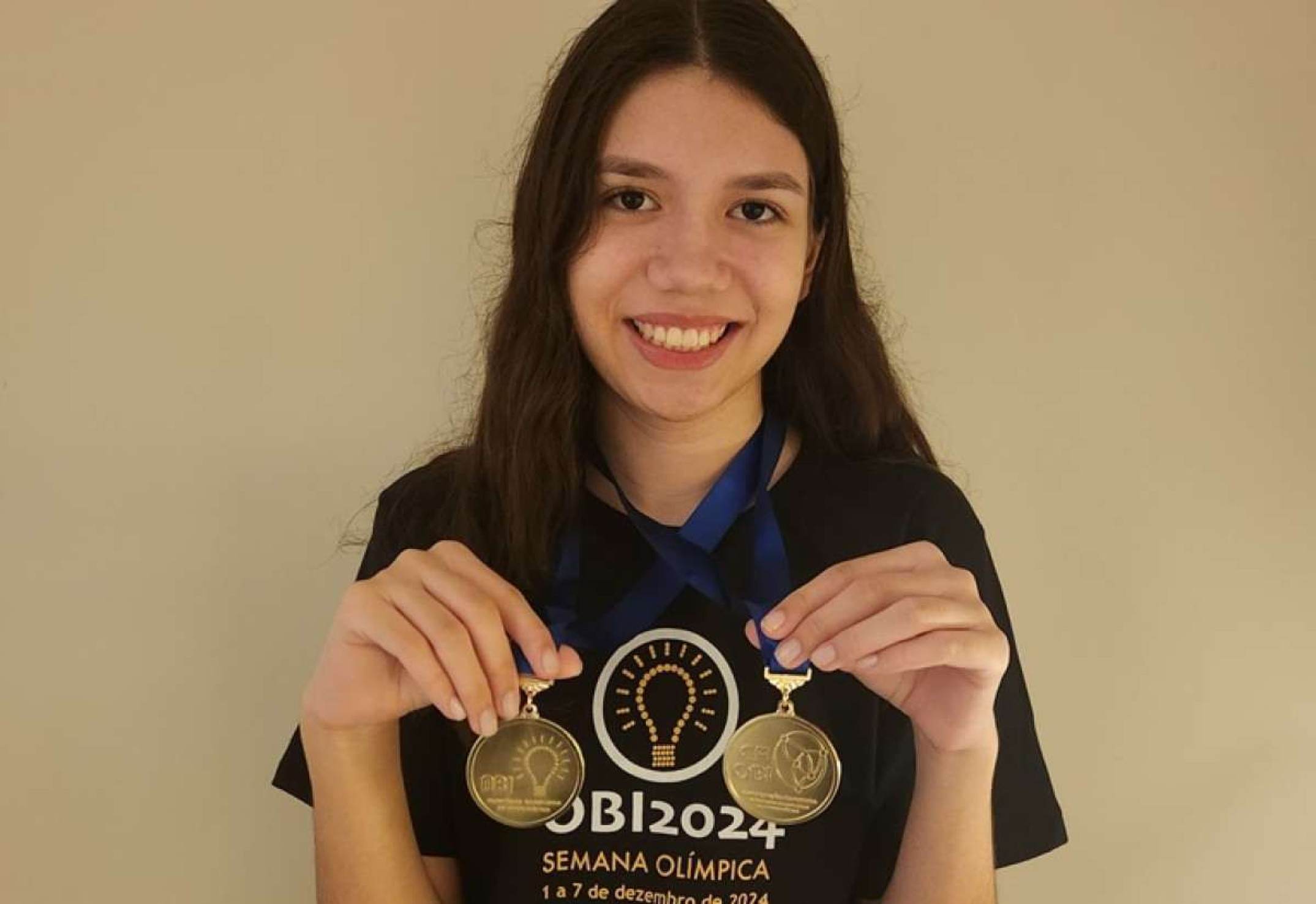 Aos 15 anos, aluna do DF vence Olimpíada Brasileira de Informática 