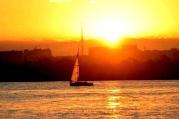 Verão começa neste sábado (21/12) com períodos de sol e de fortes chuvas - (crédito: Ed Alves/CB) Verão começa neste sábado (21/12) com períodos de sol e de fortes chuvas - (crédito: Ed Alves/CB)