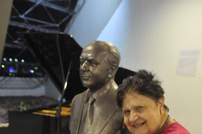 Uma das convidadas de honra da noite foi Gisele Santoro, viúva de Claudio Santoro