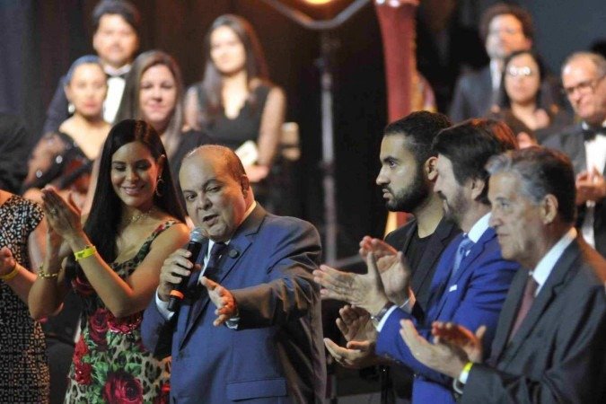 Governador Ibaneis Rocha confirmou que a previsão de reabertura completa do Teatro Nacional é de três anos