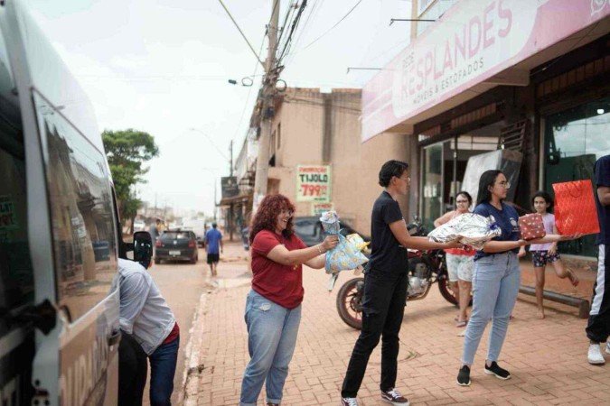 Ação de Natal realizada no Sol Nascente, pelo Instituto Mão Solidárias