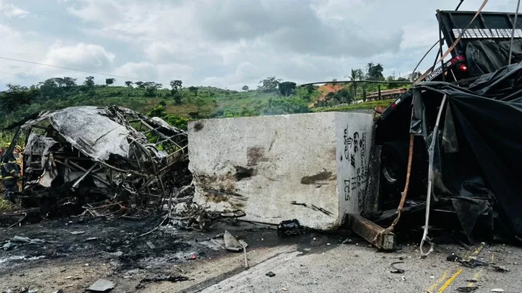 Motorista que se envolveu em acidente em MG é procurado pela polícia