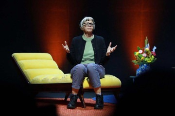 Os conselhos de Philippa Perry para o Natal em família: 'Brigue com os políticos, não com seus pais' -  (crédito: BBC Geral)