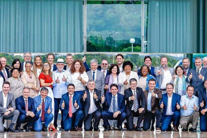 Foto da reunião ministerial da semana passada: alguns nomes não devem estar no próximo encontro da equipe de Lula, marcado para janeiro -  (crédito: Ricardo Stuckert / Presidência da República)