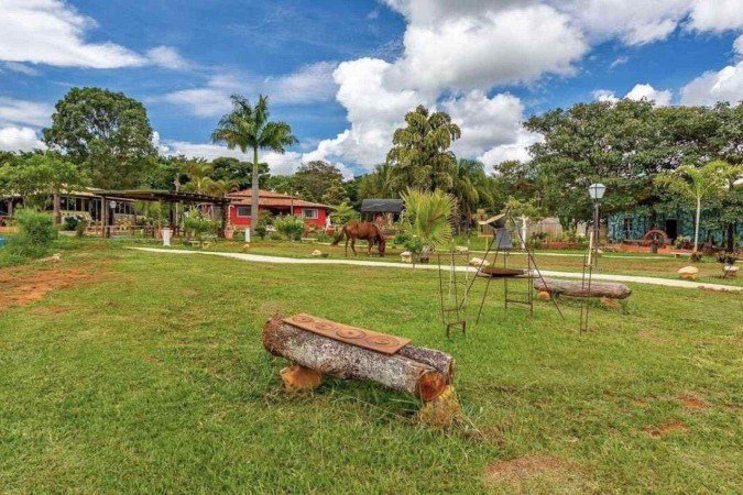 A Pousada Ecológica Refazenda surgiu há 20 anos e conta com hospedagem e contato com o campo