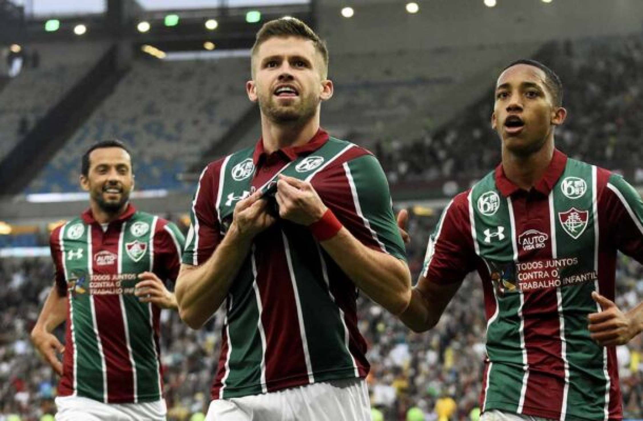 Ex-lateral do Fluminense pode ser reforço do Barcelona