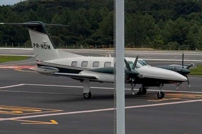 A aeronave PA-42-1000, mesmo modelo do avião que caiu em Gramado (RS) neste domingo (22). -  (crédito: Reprodução/Twitter)