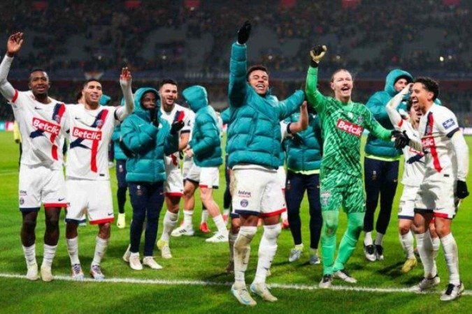 Safonov foi o herói do PSG contra o Lens - (crédito: Divulgação/PSG) Safonov foi o herói do PSG contra o Lens - (crédito: Divulgação/PSG)