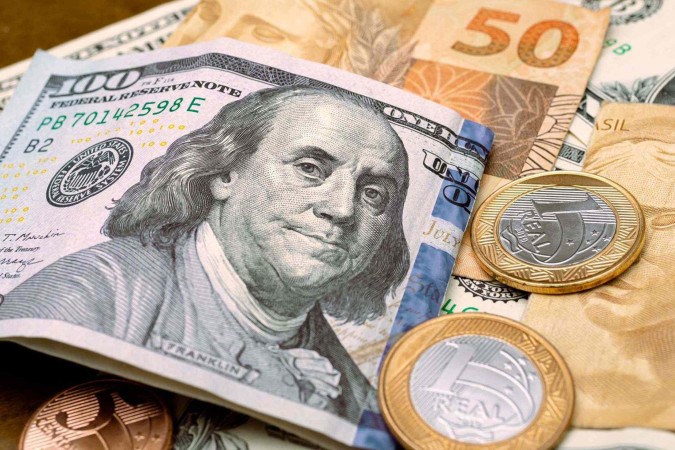 Variação do dólar afeta o orçamento familiar dos brasileiros -  (crédito: DINO)