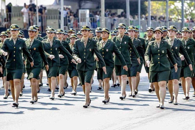 Alistamento militar feminino segue até o dia 30 de junho, mesmo período da seleção masculina -  (crédito: Roberto Stuckert Filho/PR)