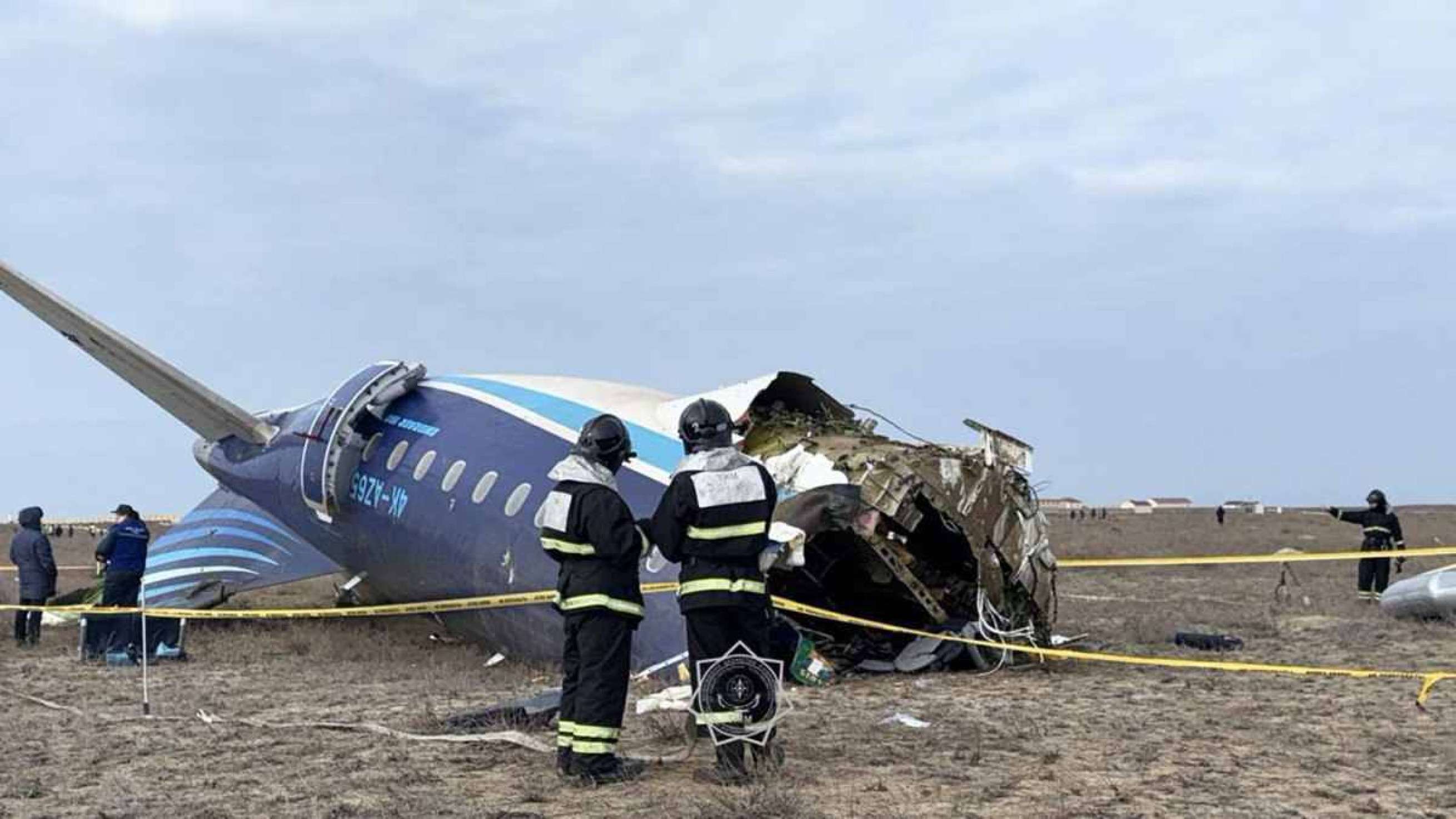 Azerbaijan Airlines diz que acidente fatal foi causado por 'interferência externa'