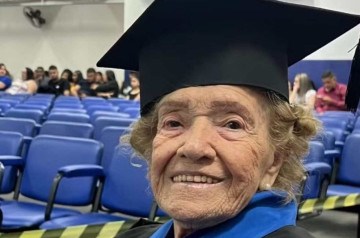 Aos 91 anos de idade, Iolanda Ribeiro Conti se formou no ensino médio  -  (crédito: Reprodução / arquivo pessoal)