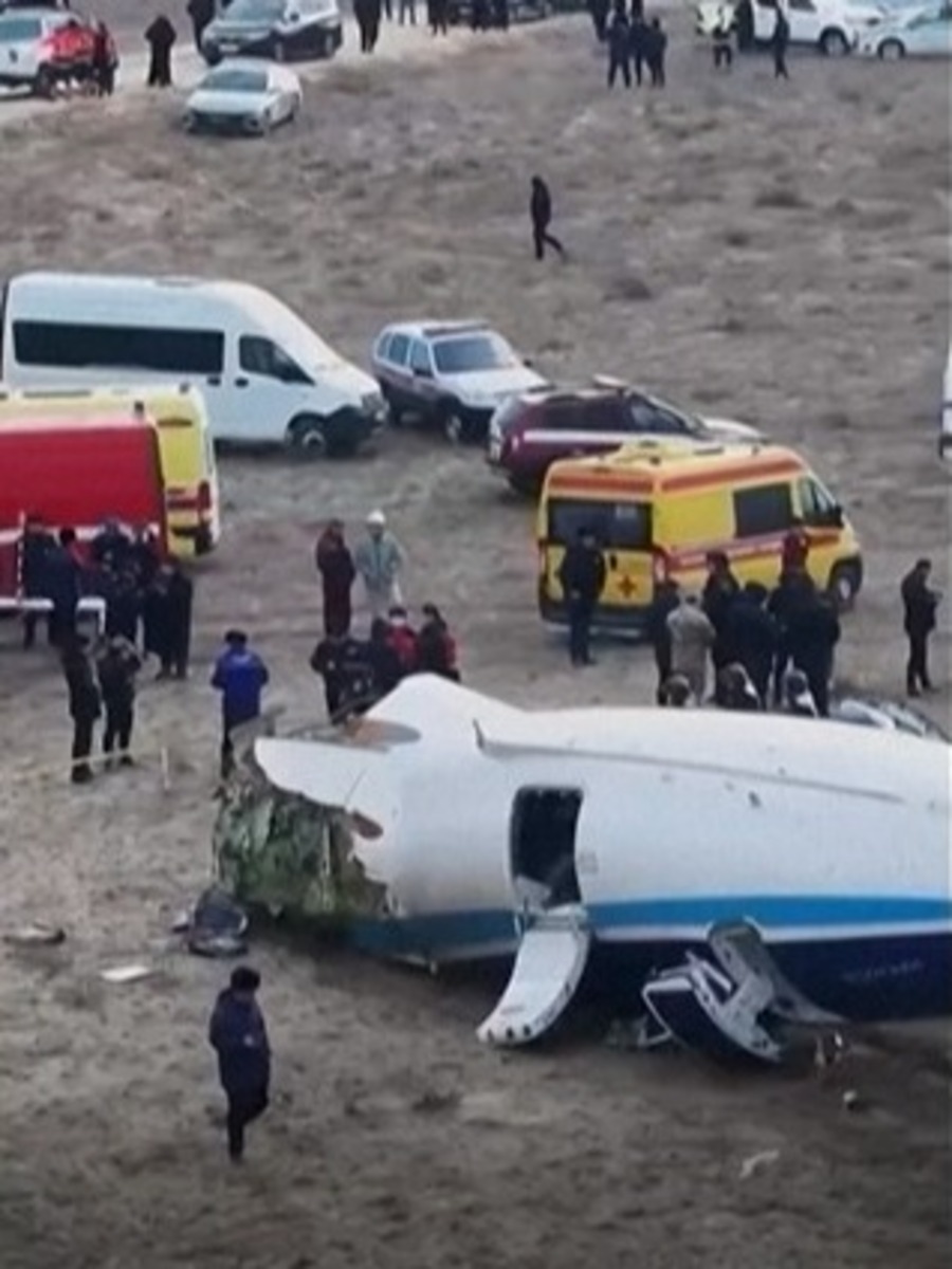 Avião cai com 67 pessoas no Cazaquistão