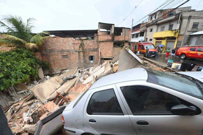 Defesa Civil vai avaliar a situação dos imóveis -  (crédito: Leandro Couri/EM/D.A PRESS)