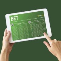Entre 22 e 28 de setembro, foram confirmados 6.401 novos sites ilegais e identificados 811 links para essas plataformas nos canais monitorados -  (crédito: Freepik/Rawpixel.com)