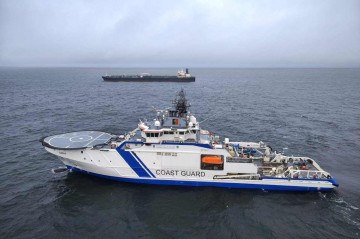  O navio Eagle S é suspeito de fazer parte de ajudar a Rússia a contornar as sanções ao seu setor de petróleo -  (crédito: Handout / Finnish Border Guard / AFP)