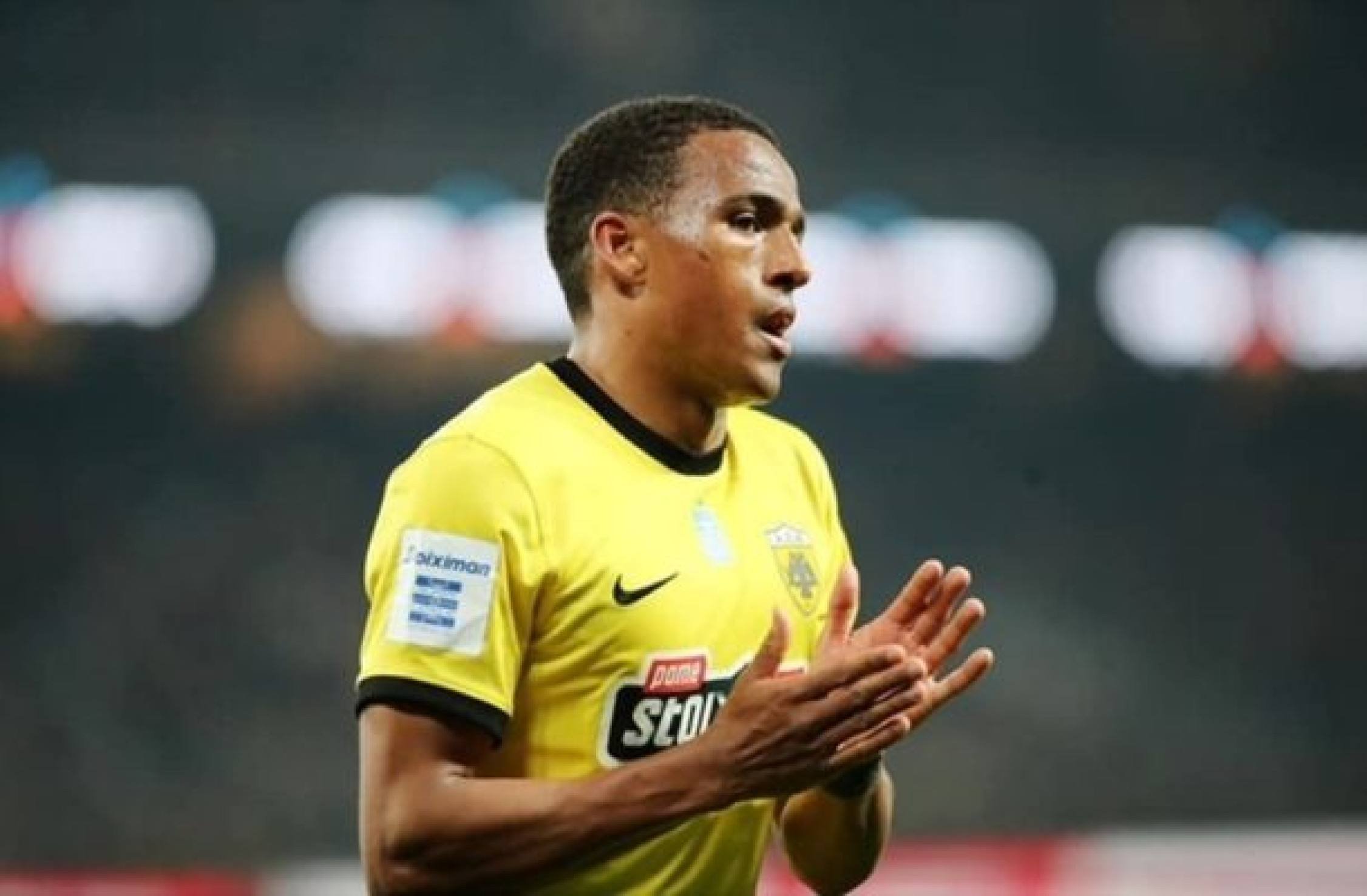 Grêmio tenta a contratação de atacante sueco que joga na Grécia