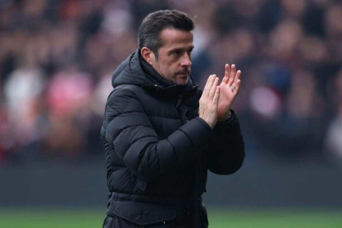 LONDON, ENGLAND - DECEMBER 22: Marco Silva, Manager of Fulham applauds the fans prior to the Premier League match between Fulham FC and Southampton FC at Craven Cottage on December 22, 2024 in London, England. (Photo by Ryan Pierse/Getty Images)
- (crédito: Getty Images) LONDON, ENGLAND - DECEMBER 22: Marco Silva, Manager of Fulham applauds the fans prior to the Premier League match between Fulham FC and Southampton FC at Craven Cottage on December 22, 2024 in London, England. (Photo by Ryan Pierse/Getty Images)
- (crédito: Getty Images)