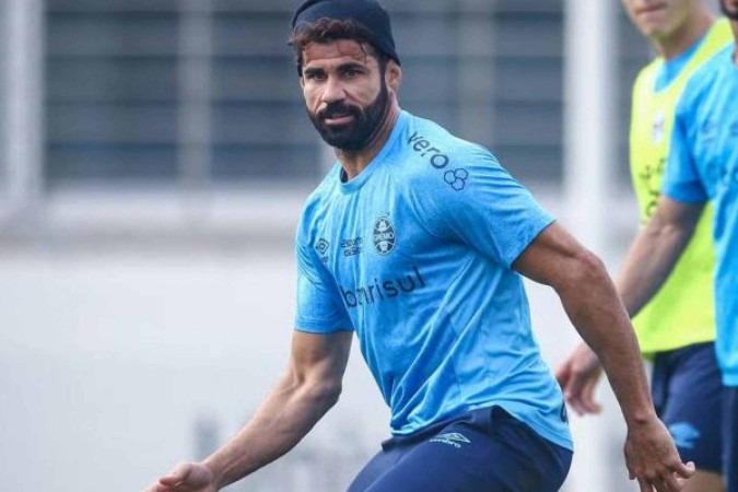 Diego Costa em ação durante treinamento do Grêmio na temporada de 2024 -  (crédito: Foto: Lucas Uebel / Gremio)