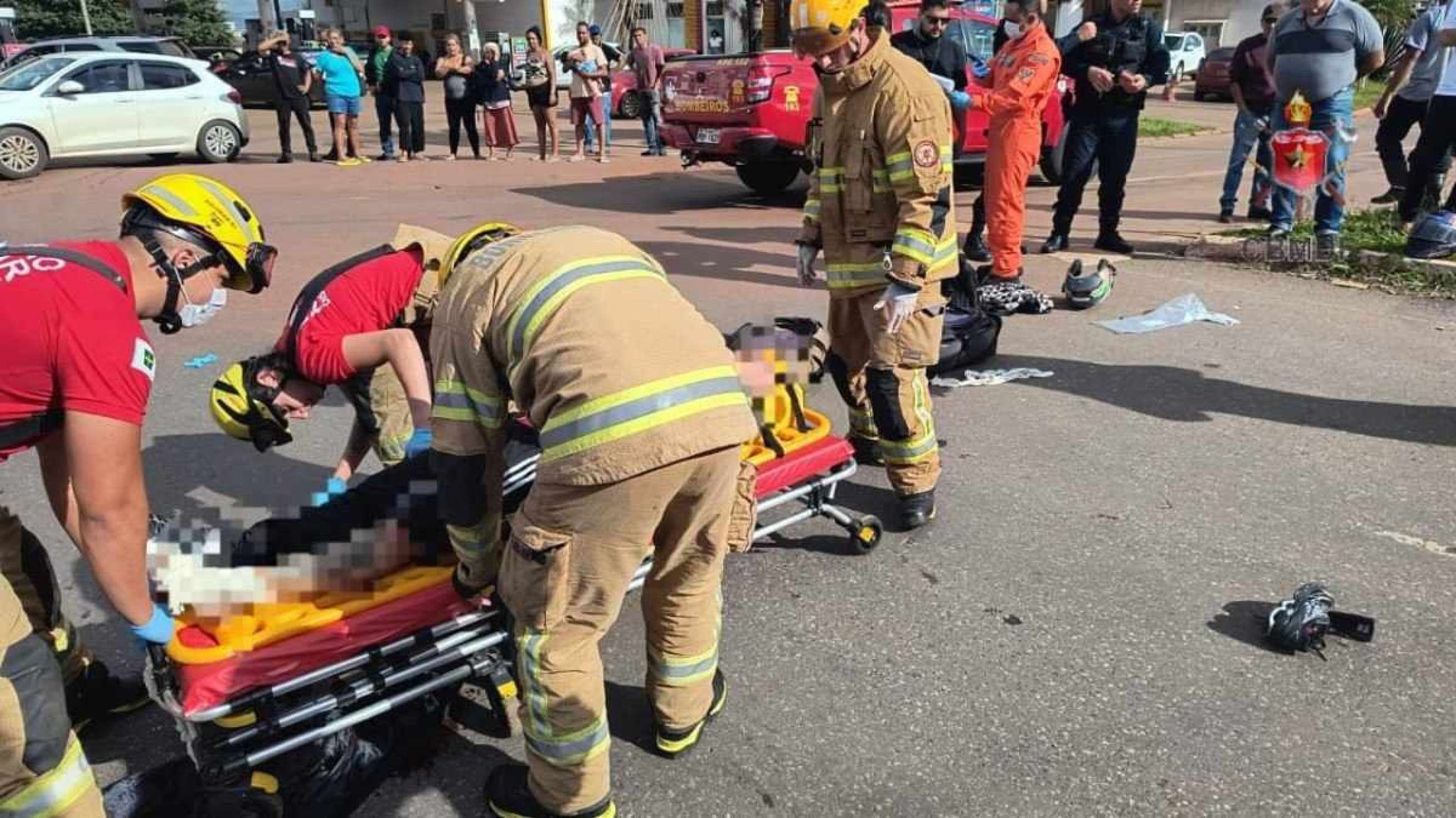 Acidente ocorreu na tarde de quinta-feira (26/12) e deixou mulher gravemente ferida