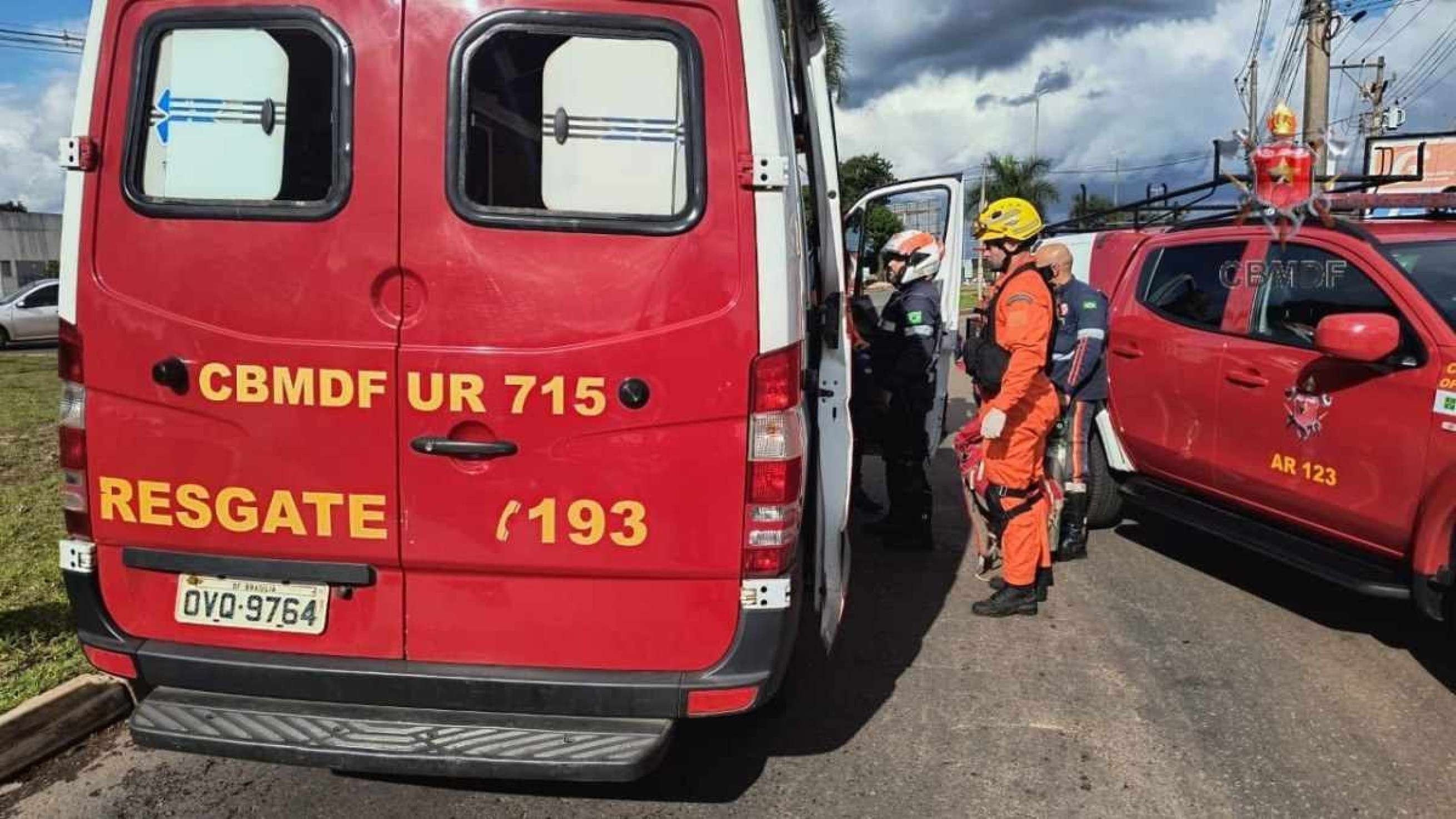 Acidente ocorreu na tarde de quinta-feira (26/12) e deixou mulher gravemente ferida
