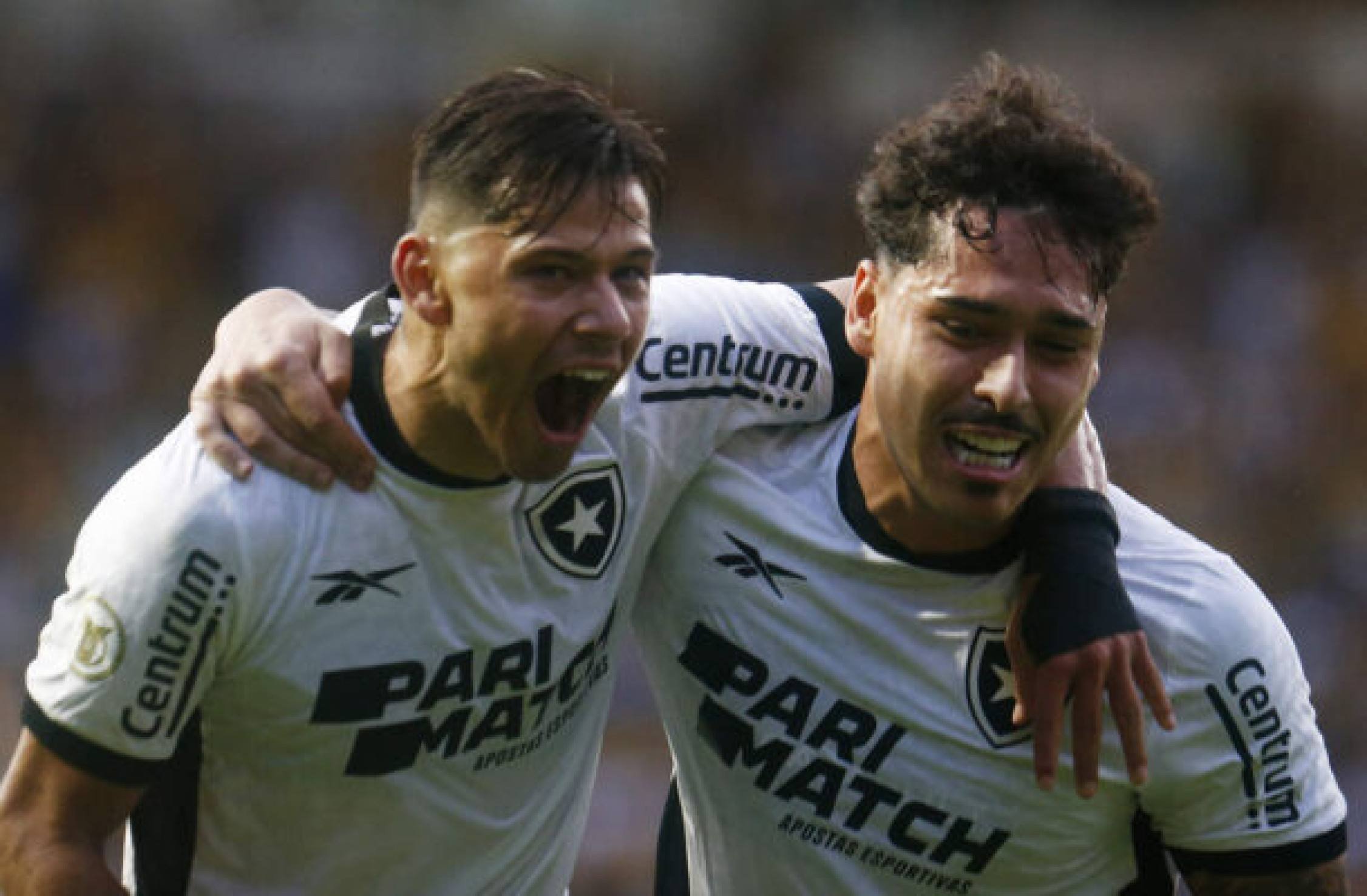 Botafogo se despede e oficializa saída de Romero