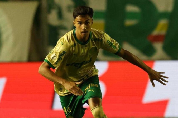  O jogador Vitor Reis, da SE Palmeiras, em jogo contra a equipe do EC Juventude, durante partida v..lida pela trig..sima rodada, do Campeonato Brasileiro, S..rie A, no Est..dio Alfredo Jaconi. (Foto: Cesar Greco/Palmeiras/by Canon)
     -  (crédito:  CESAR GRECO)