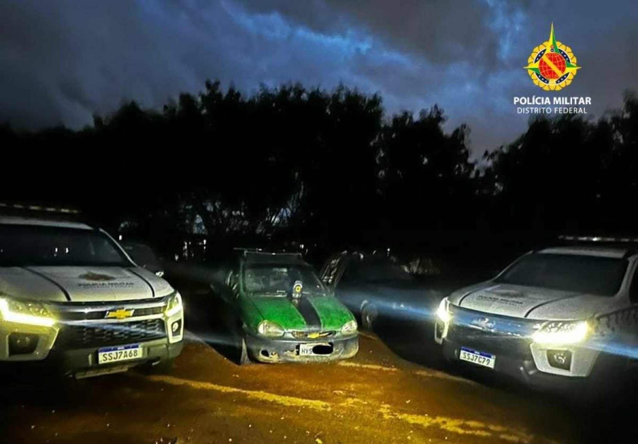 Homem com tornozeleira é preso por furtar itens em carro adulterado 