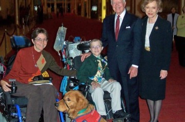 Jimmy Carter e a esposa, Rosalynn Carter, com Jeni Stepanek e o filho, Mattie, em 2002 -  (crédito: Arquivo pessoal )