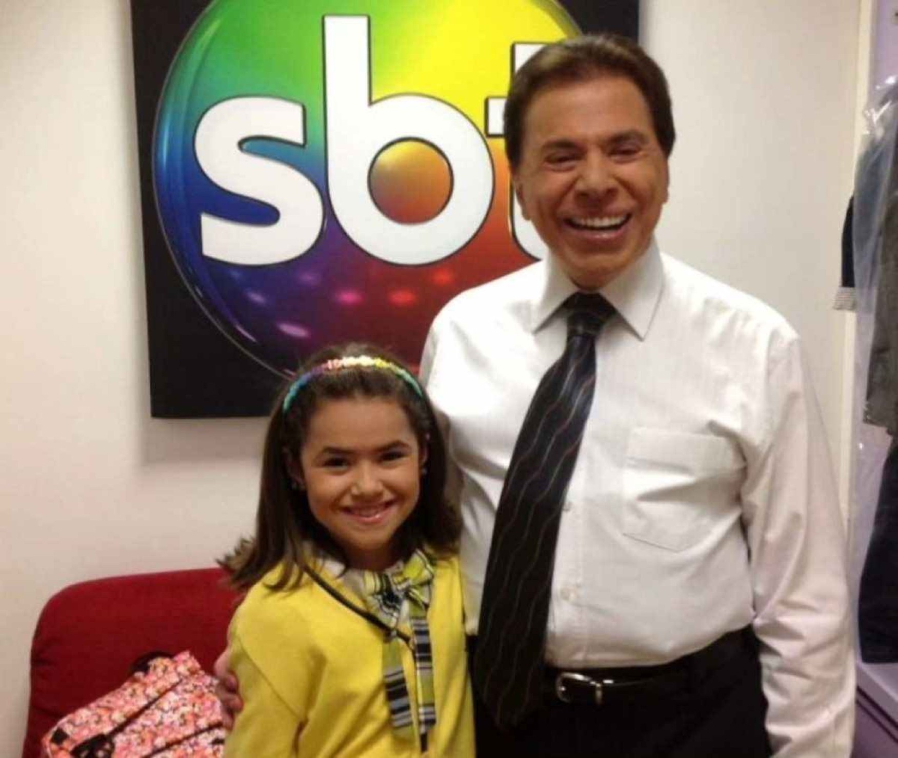  Ainda criança, Maísa se tornou a menina dos olhos de Silvio Santos, dividindo o palco com ele