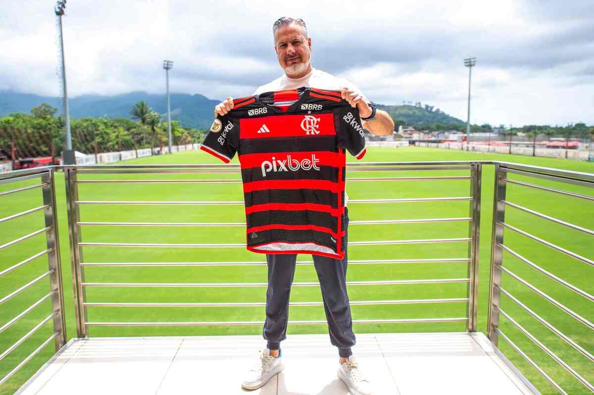 Dirigente português vai centralizar as decisões do futebol do Flamengo durante o mandato do recém-eleito presidente Luiz Eduardo Baptista -  (crédito: Marcelo Cortes/Flamengo)