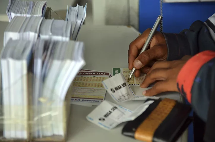 Teve gente do Distrito Federal que passou bem perto de levar a bolada -  (crédito: Wilson Dias / Agência Brasil )