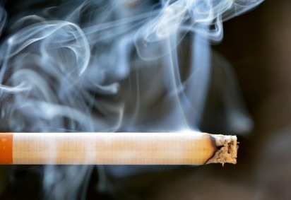 Hoje, o apelo pelo cigarro já foi bastante reduzido. O cinema parou de glamourizar o fumo. Não há mais propaganda de cigarro. E os alertas são explícitos nas embalagens numa tentativa de dissuasão.  -  (crédito: Alexas fotos pixabay)