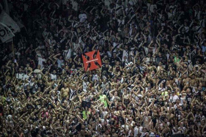 Torcida do Vasco dáapoio incondicional e ajuda o time a se recuperar no Brasileiro e garantir vaga na Sula - (crédito: Foto: Matheus Lima/Vasco) Torcida do Vasco dáapoio incondicional e ajuda o time a se recuperar no Brasileiro e garantir vaga na Sula - (crédito: Foto: Matheus Lima/Vasco)