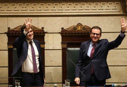 À direita, Eduardo Cavaliere, ao lado do atual prefeito Eduardo Paes, que deixa o cargo  -  (crédito: Tomaz Silva/Agência Brasil) -À direita, Eduardo Cavaliere, ao lado do atual prefeito Eduardo Paes, que deixa o cargo  -  (crédito: Tomaz Silva/Agência Brasil)