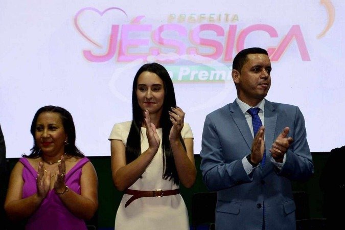  01/01/2025 Crédito: Marcelo Ferreira/CB/D.A Press. Brasil. Brasília - DF -  Posse dos prefeitos eleitos no entorno. Cidade de Santo Antônio do Descoberto, Prefeita Jéssica do Premium e o Vice-Prefeito Alexandre de Jesus